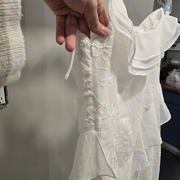 All About May• Lenora One-Shoulder White Ruffled Asymmetric Dress. Sz 6 - Picture 13 of 16